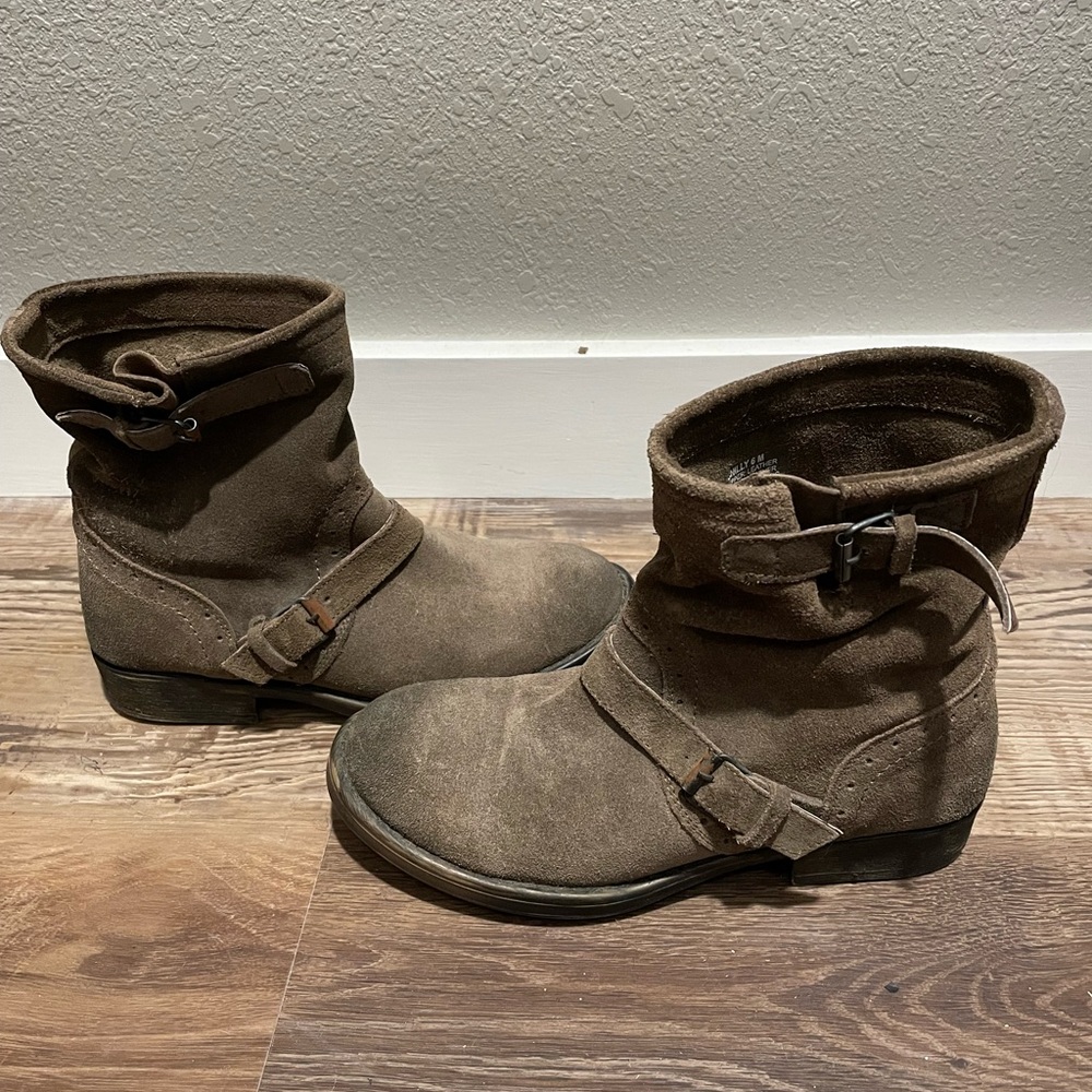Zigi Girl leather boots